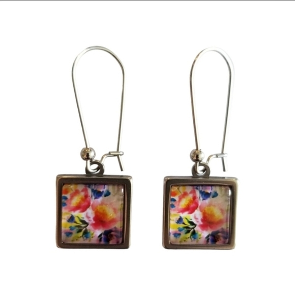Handcrafted Floral Earrings - Picture 1 of 4